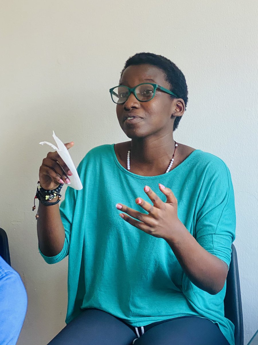 BoundlessMinds_'s tweet image. Another Boundless Corps session here at @BoundlessMinds_ 

Today, we discussed effective communication and presentation and the mentees were tasked to present some of their personal projects using the ‘elevator pitch’ model. 

It was a fun filled session of interaction ♥️