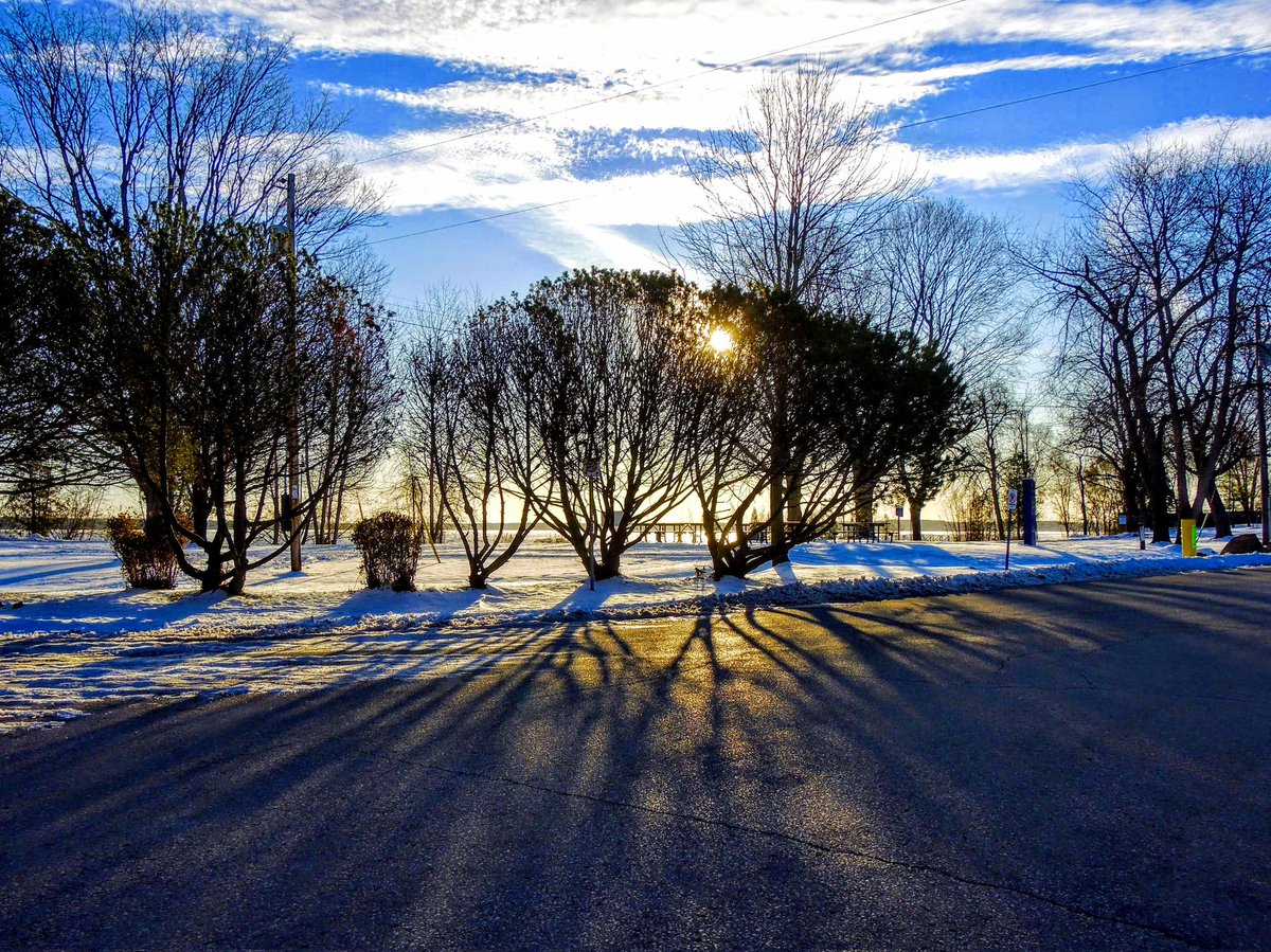 Good morning @townofinnisfil @TownofBWG! Welcome to Tuesday and a short work week for some. 
Be safe, be kind and make good choices.
#Community
#ViewFromTheOffice 
#JoinSSPS