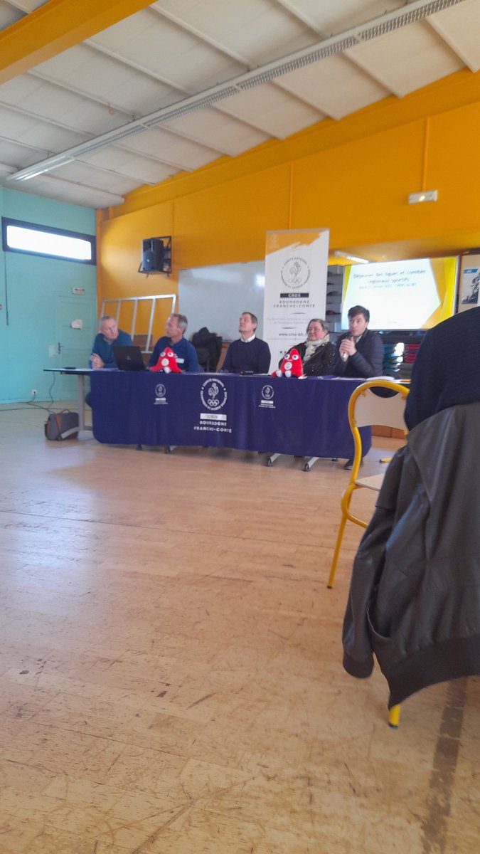 Présent au #DéjeunerdesLigues organisé par <a href="/CrosBourg/">Cros de Bourgogne</a> avec <a href="/bfc_region/">Région Bourgogne-Franche-Comté</a>