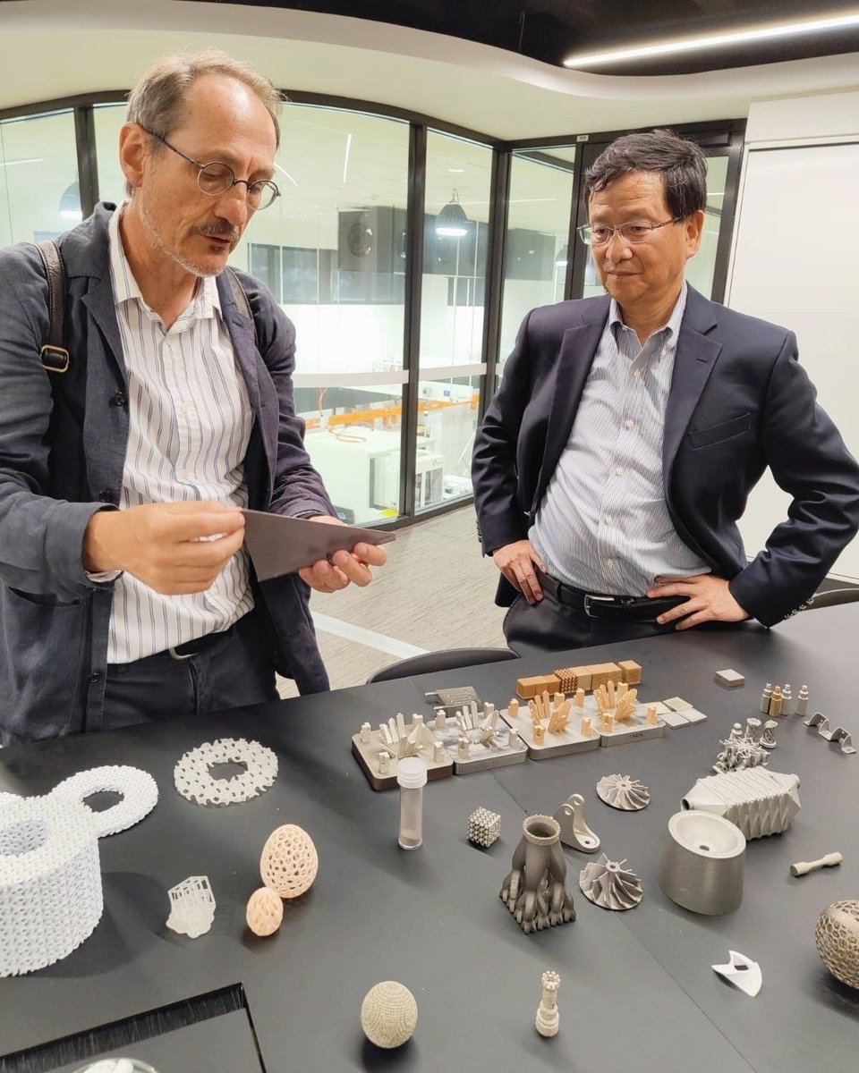 otbventures's tweet photo. We spent time with Pro. Simon Ringer, the Pro Vice-Chancellor (Research Infrastructure) for the University of Sydney and Dr Kazuhiro Hono, the President of the National Institute for Materials Science.  Together we toured the impressive $150m Sydney Nanoscience Hub. https://t.co/VI6i3jWcAb