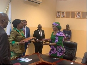 AfricaSecondes's tweet photo. #RDC : Un protocole d’accord pour la canalisation des recettes judiciaires a été conclu, lundi entre le Conseil d’Etat et la Caisse d’épargne du Congo (CADECO).
#Afrique #Actualités #45second #Congo #rdcongo #congolaise #CADECO #épargne https://t.co/oFVZF7GXXx
