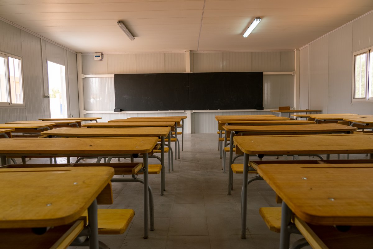 BatinovSn's tweet photo. CARACTÉRISTIQUES GÉNÉRALES D’UN PROTOTYPE D’UNE SALLE DE CLASSE
Temps d’assemblage (3 Équipes de 2 personnes)
1 salle de classe ⏳ 5 Jours
Hauteur intérieure 2438 mm
Dimensions 9m x 7m soit 63m2
Poids de la composante la plus lourde 32 Kg
Résistance aux vents 140 Km/h
#PRORAP https://t.co/ULURYxhth2