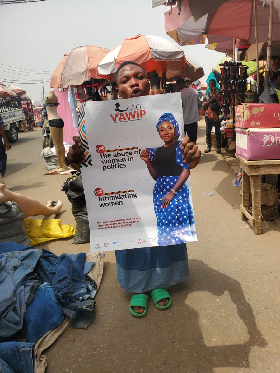 BigifNGO's tweet photo. Leaving no one behind.
From meat sellers to pepper sellers, the message same: appealing to their motherhood sensibility ahead of the elections.
#NigeriaDecides2023
#StopVAWIP
@eueomNigeria23
@NigeriaScale
@NLinNigeria
@USAIDNigeria
@EU_SDGN
@USinNigeria
@GERinNigeria https://t.co/USn2jAAgNG