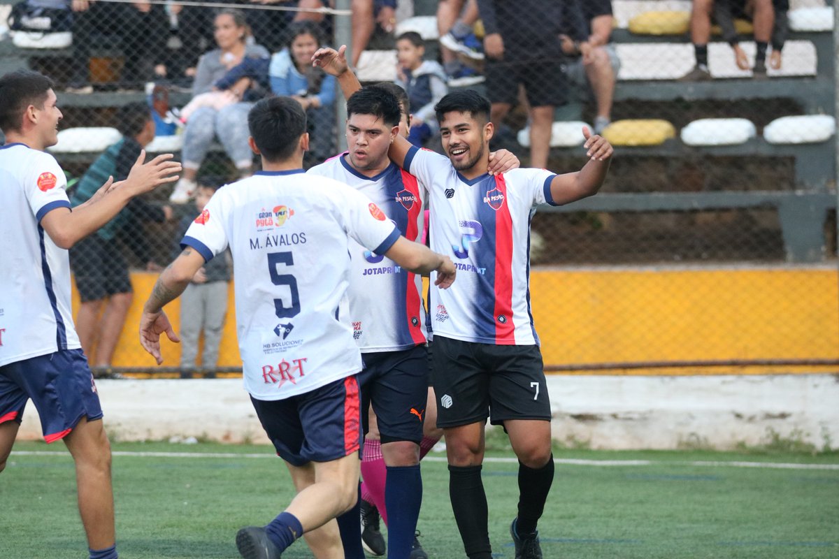 Estadísticas de <a href="/lapesadalambare/">La Pesada</a> en la Superliga 2023 ⛱️

➡️ 7 partidos jugados 
➡️ 11 goles a favor 
➡️ 6 goles en contra 
Máximo goleador: <a href="/MatihasMendoza8/">Mati mendoza</a> 

La Pesada Lambaré disputará su primera final oficial 🔥