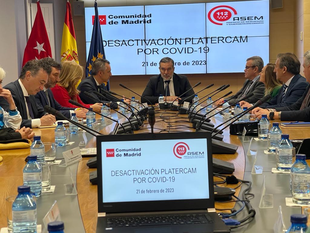 112cmadrid's tweet photo. ➤ Desactivado de manera oficial el #PLATERCAM de la @ComunidadMadrid.

➤Se activó el 13 de marzo de 2020 con motivo de la Covid-19.

➤Tras el acto, se ha guardado un minuto de silencio en respeto y homenaje a las víctimas. 

+Info: https://t.co/0UngwspgsT

#ASEM112 https://t.co/wHWigbO4o8