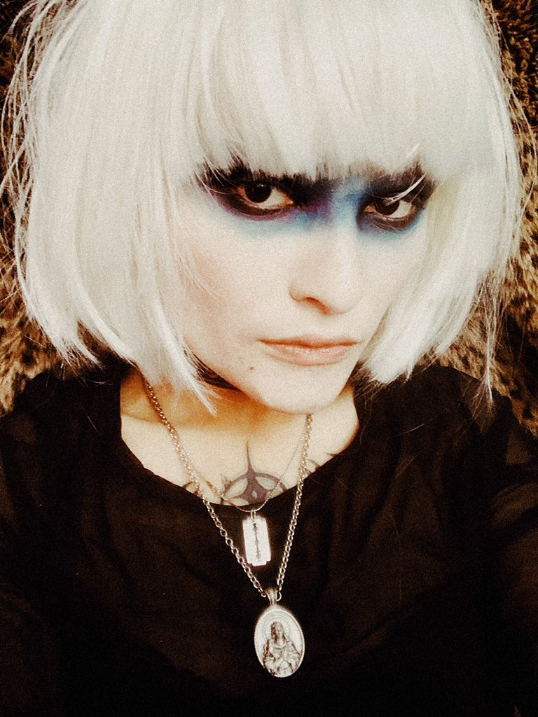sleazy_art's tweet image. Hehe, I made a look a like for #Pris from #bladerunner