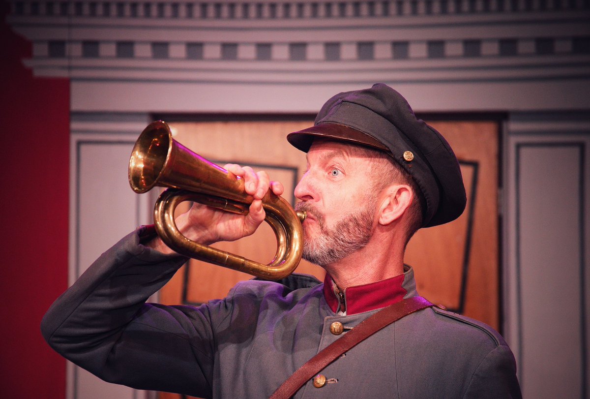 Summoning all theatre lovers who haven’t got their tickets for The Government Inspector yet! They’re going fast!

lacemarkettheatre.co.uk/LaceMarketThea…