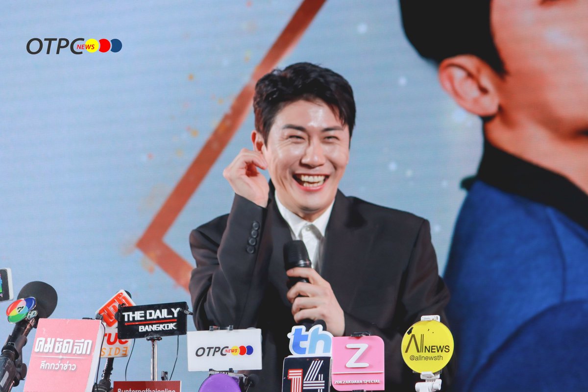 otpcnews's tweet photo. "ยองทัก" สัมภาษณ์สื่อ ในงานแถลงข่าว " YoungTak in Thailand"

#영탁 #Youngtak #ยองทัก
#YoungTakinThailand
#TeroMusic #milagroentertainment #livenation https://t.co/oosH9NGXi1