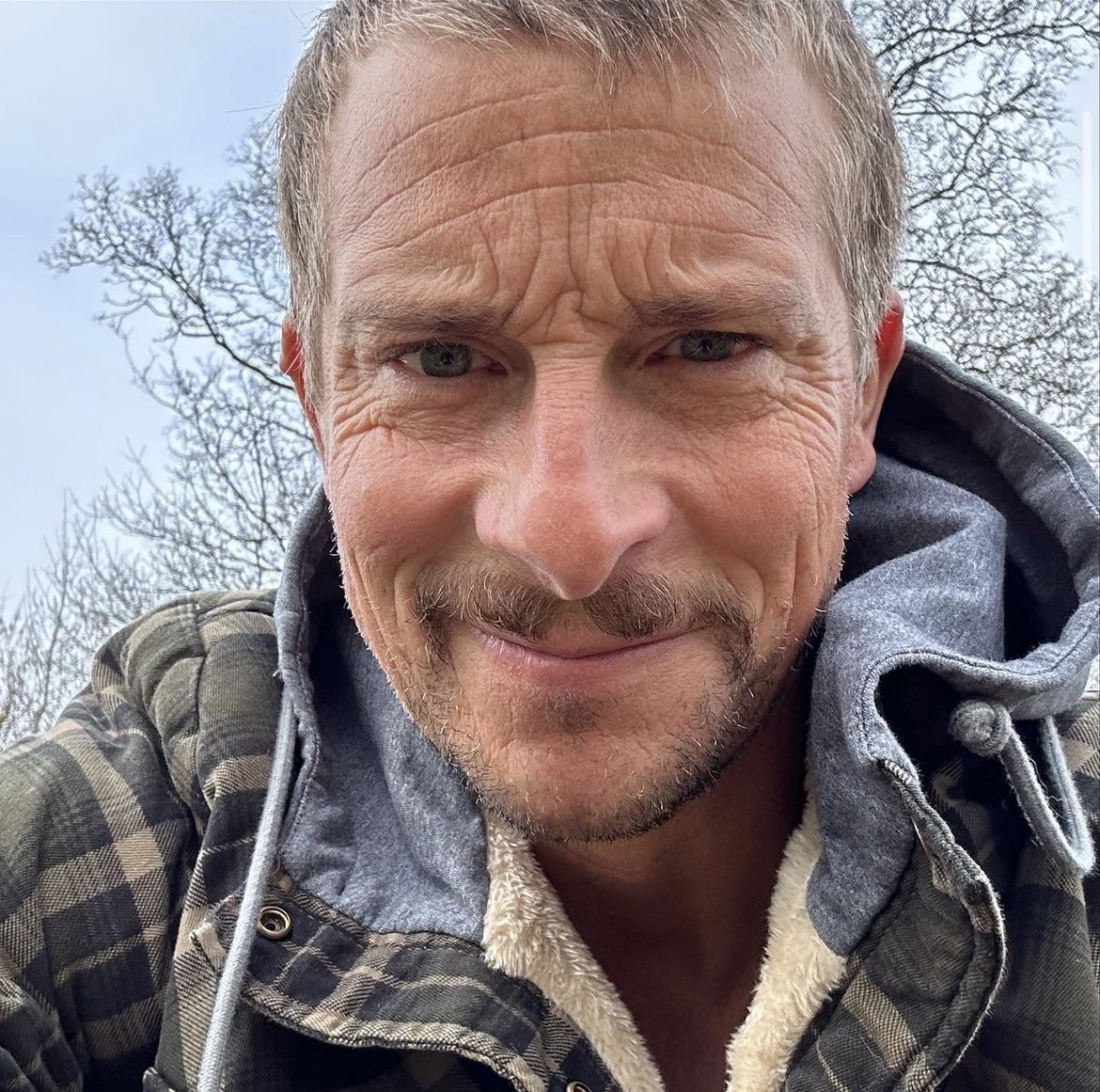 BearGrylls's tweet photo. “Calm Is Contagious” has always been a key mantra of the US Navy SEALS - and it’s smart, because when we panic everything becomes worse. For ourselves and those around us. Conversely when we are calm, we gain time to think and plan, https://t.co/aNCMIg5CIs