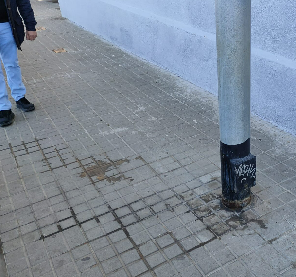 🗣️Sois muchos los que nos hacéis llegar, en las mesas informativas, vuestra preocupación sobre la limpieza y salubridad de nuestras calles.
Recordad que el cambio ¡está en vuestras manos!
#FaltanMenosDe100Días 💪🏻💙

#ContigoSantBoi
#PopularesSantBoi