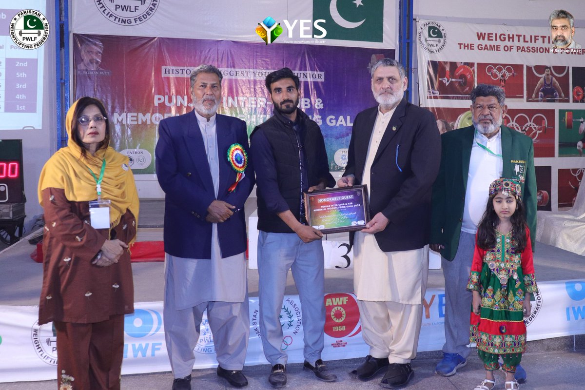 PakWLfederation's tweet photo. To acknowledge the talent of our enthusiastic weightlifters from multiple clubs all over Punjab, PWLF organized this Magnificent evening of felicitation in which Medals and trophies are given to the positions holders of Punjab Inter Club weightlifting gala (youth &amp; Junior) https://t.co/yAVekMKOUX