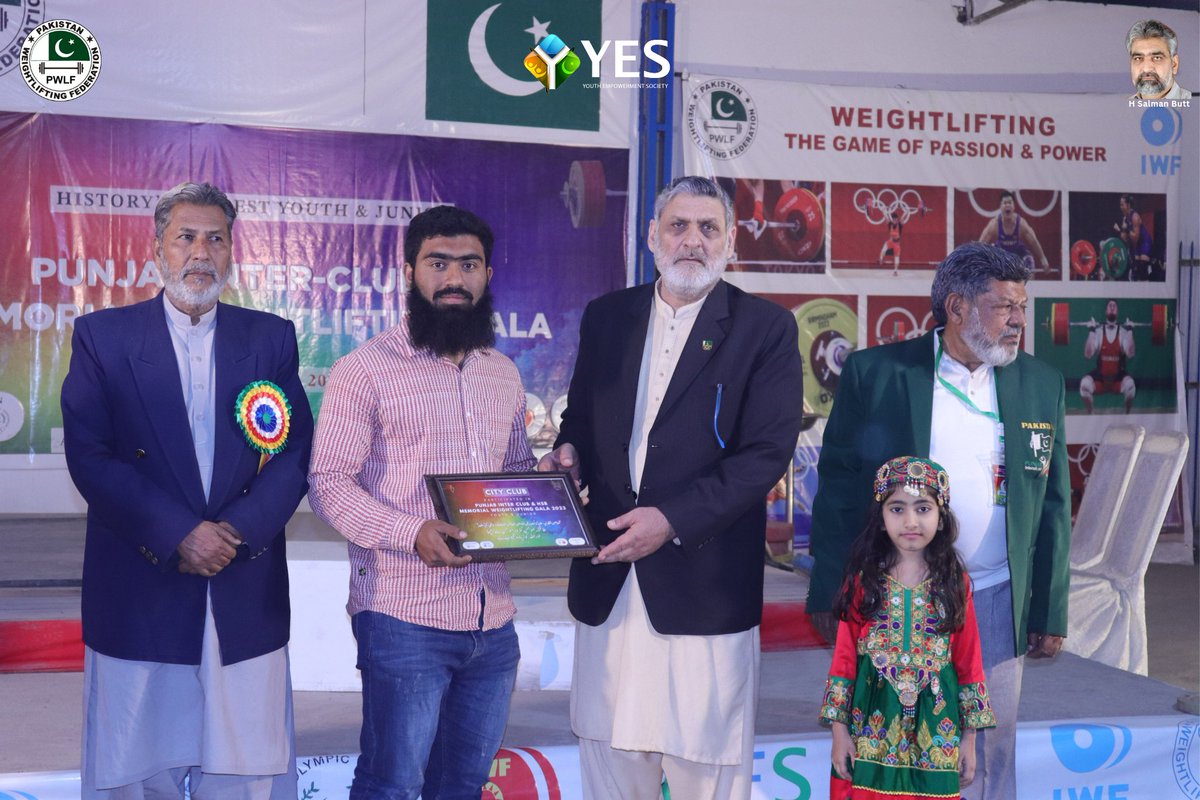 PakWLfederation's tweet photo. To acknowledge the talent of our enthusiastic weightlifters from multiple clubs all over Punjab, PWLF organized this Magnificent evening of felicitation in which Medals and trophies are given to the positions holders of Punjab Inter Club weightlifting gala (youth &amp; Junior) https://t.co/yAVekMKOUX