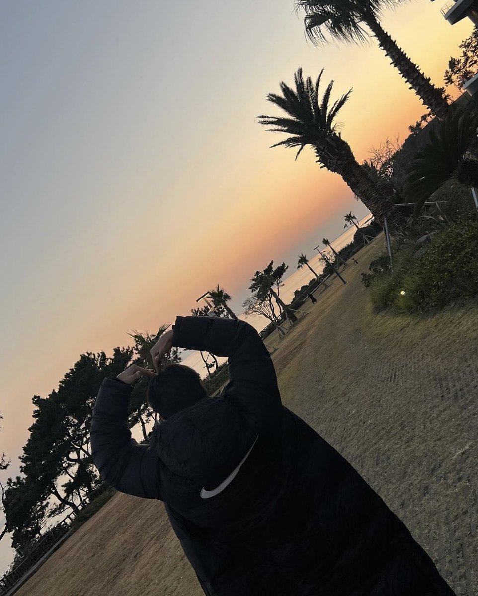 88_0207_'s tweet photo. 230221 프레인 TPC 인스타그램 
무심한듯 강렬한 깜짝 안부인사 ❤️ 곧 만나요 🙈
#이준 #LeeJoon #7인의탈출
 
https://t.co/RnYh5vhCnZ https://t.co/2skt9QgnYq