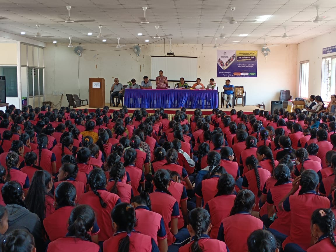 infotapigog24's tweet photo. શ્રીમતી કે કે કદમ કન્યા વિધાલય ખાતે ધોરણ 10 અને 12ની બોર્ડની વિદ્યાર્થીનીઓ માટે માર્ગદર્શન તેમજ શુભેચ્છા સમારંભ યોજાયો
#tapi #gujrata #edjucation #gujaratbordexam @CollectorTapi @CMOGuj https://t.co/NKnTFx81Ho