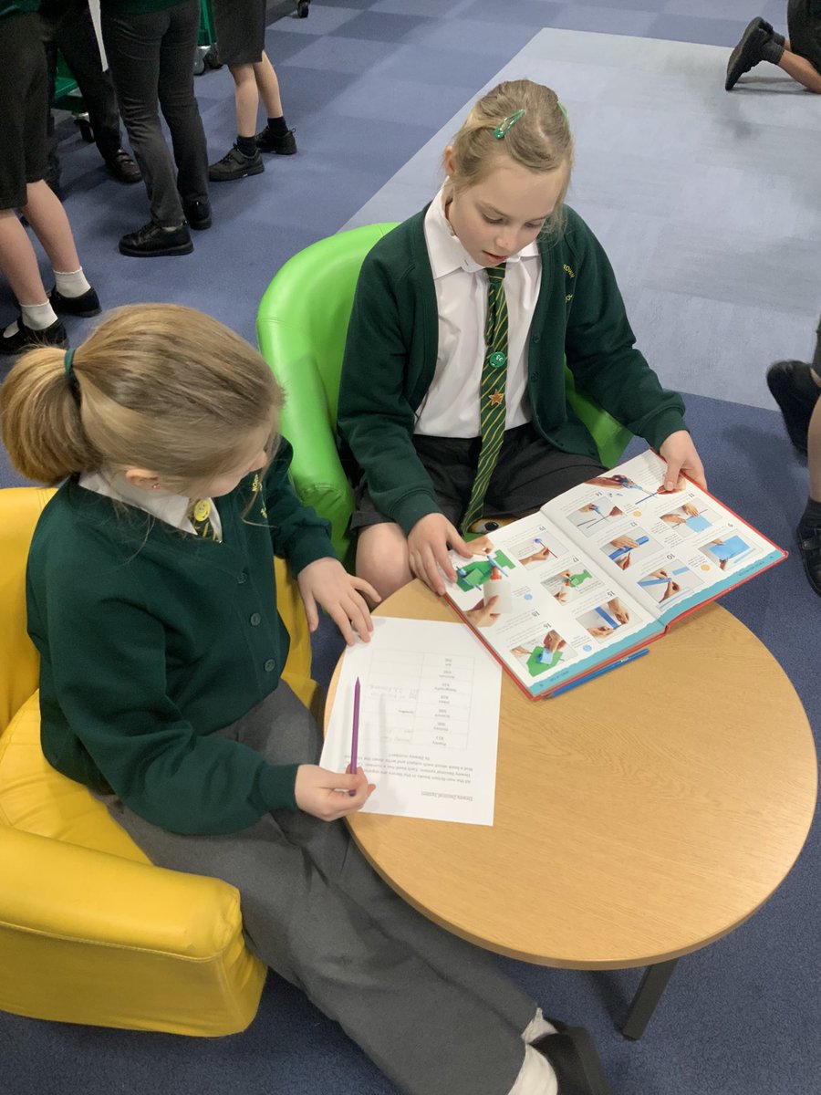 NorthTown3EF's tweet photo. We’ve had a great time at the library this morning! We found out how the books are arranged and did a fun activity looking for some! 📚📙@NorthTown4PC @SomersetLib https://t.co/79voGrxtDp
