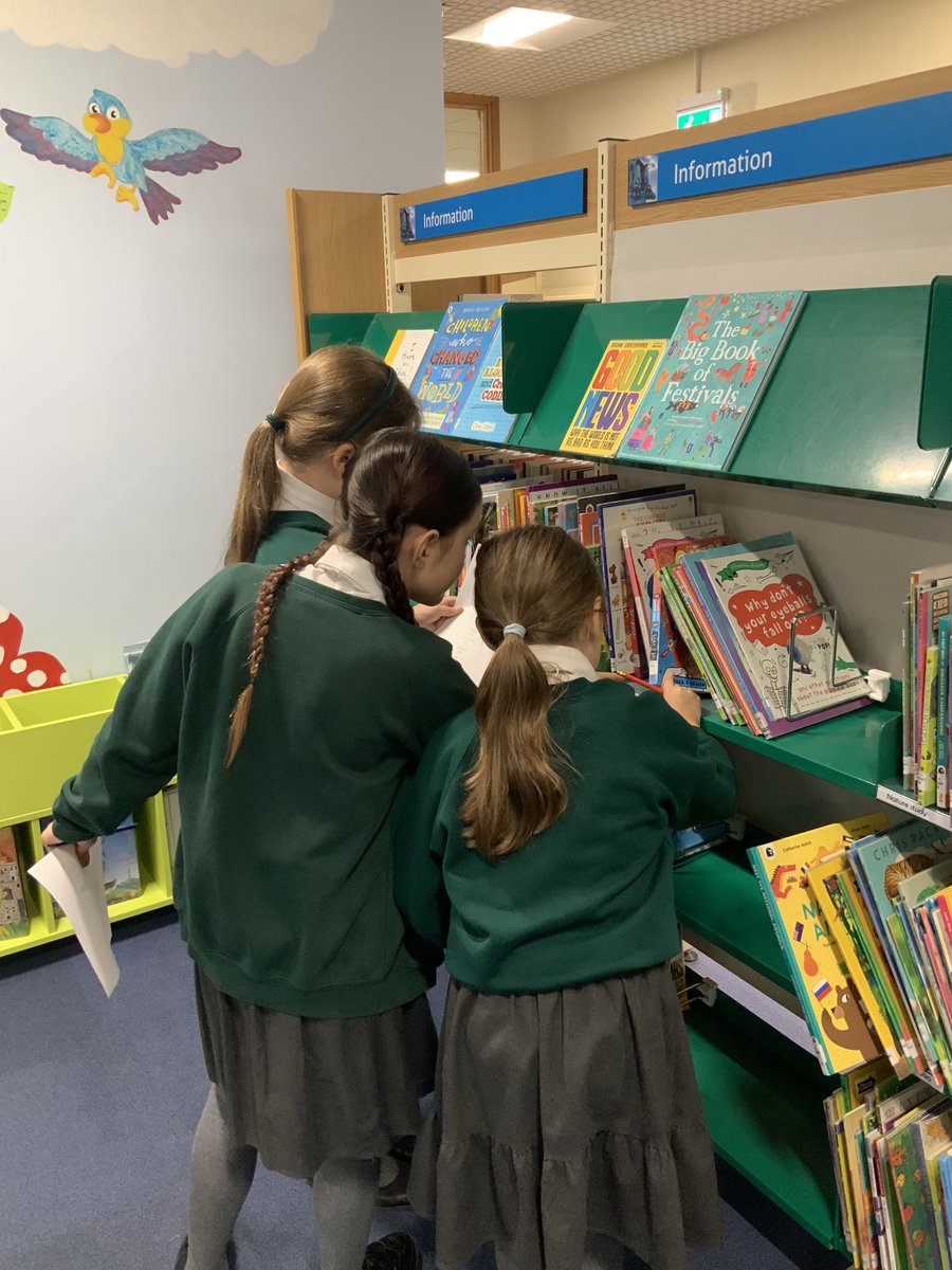 NorthTown3EF's tweet photo. We’ve had a great time at the library this morning! We found out how the books are arranged and did a fun activity looking for some! 📚📙@NorthTown4PC @SomersetLib https://t.co/79voGrxtDp