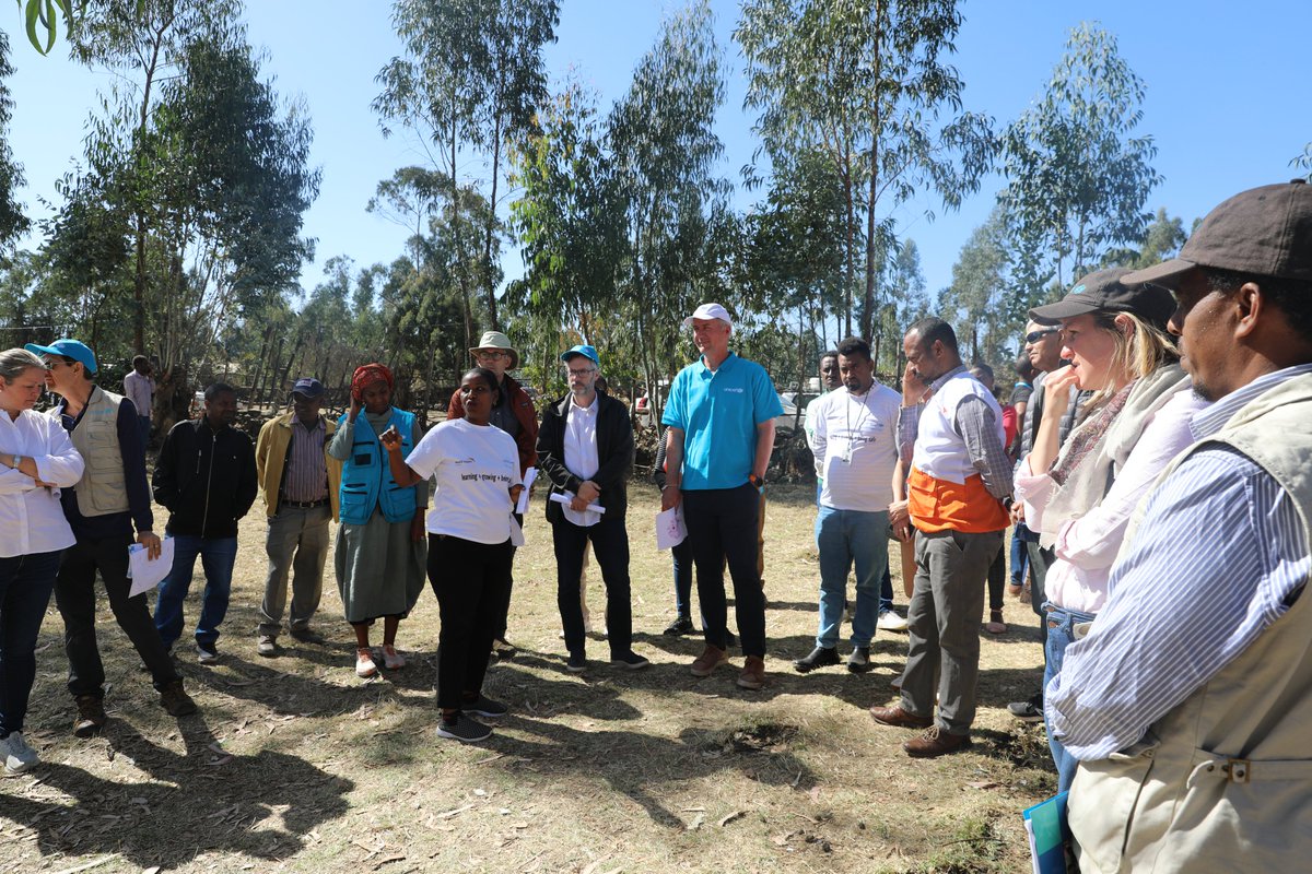 WorldVisionEth's tweet photo. Peter MacDougall, the Deputy Minister of @GAC_Corporate , @UNICEF Global Dir of Education @RobertG_Jenkins, &amp; other delegates visited Dabat Shemelako primary school to see the progress of @WorldVision's #BeteProject, funded by UNICEF with US$ 750,000. https://t.co/np9YIMrTc2