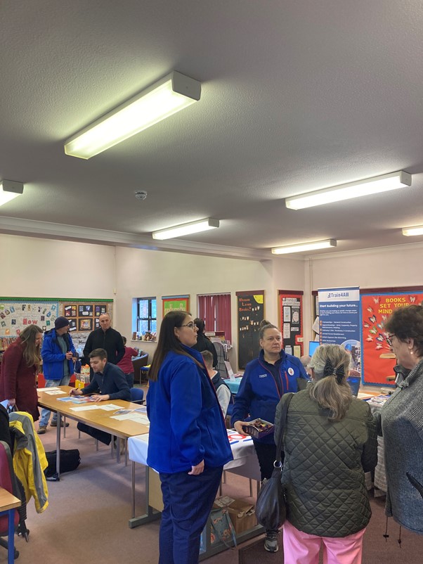 JodieWilsonUk's tweet image. The doors are open at #LangfordLibrary until Noon today, 8 employer and providers are on site with some great opportunities #JobsFair @KateCurtisDWP @PreetaRamachan2 @FoxWfox #TeamASG