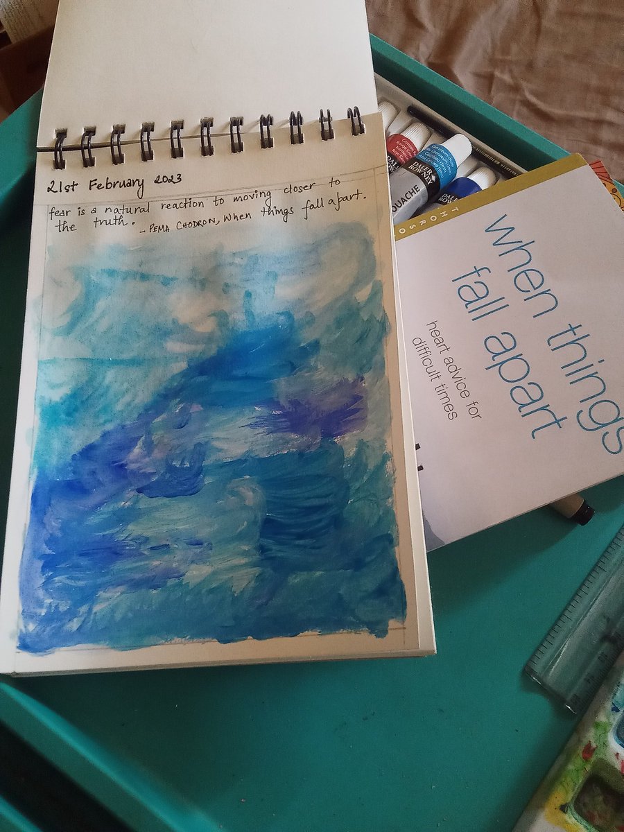 VajrahSuri's tweet photo. while reading 'when things fall apart' by Pema Chödrön, felt inspired to paint a little whirlpool of ocean waves. 🌊
'fear is a natural reaction to moving closer to the truth'
-Pema Chödrön
#pemachödrön
#whenthingsfallapart #fear
#gouache #goauacheart #paint #paintyourfeelings https://t.co/YKDI6G1OCF