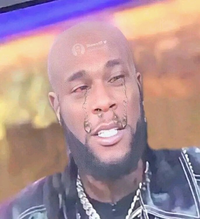 thomaz_bigger's tweet photo. Pride gos before a fall. @burnaboy keeps challenging @wizkidayo on twitter. But can't challenge with awards... Lol #prayforburna https://t.co/3Pfx2gSixs