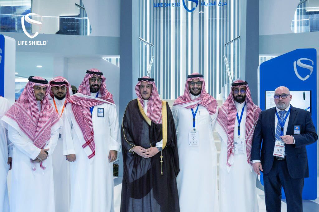 Life_shield1's tweet photo. تشرفنا بزيارة سعادة سفير المملكة العربية السعودية لدى دولة الإمارات العربية المتحدة الأستاذ تركي بن عبدالله الدخيل @TurkiAldakhil لجناح شركة درع الحياة في معرض الدفاع الدولي #آيدكس_2023
#KSAINIDEX2023
#Life_shield https://t.co/ePJTXqdaju