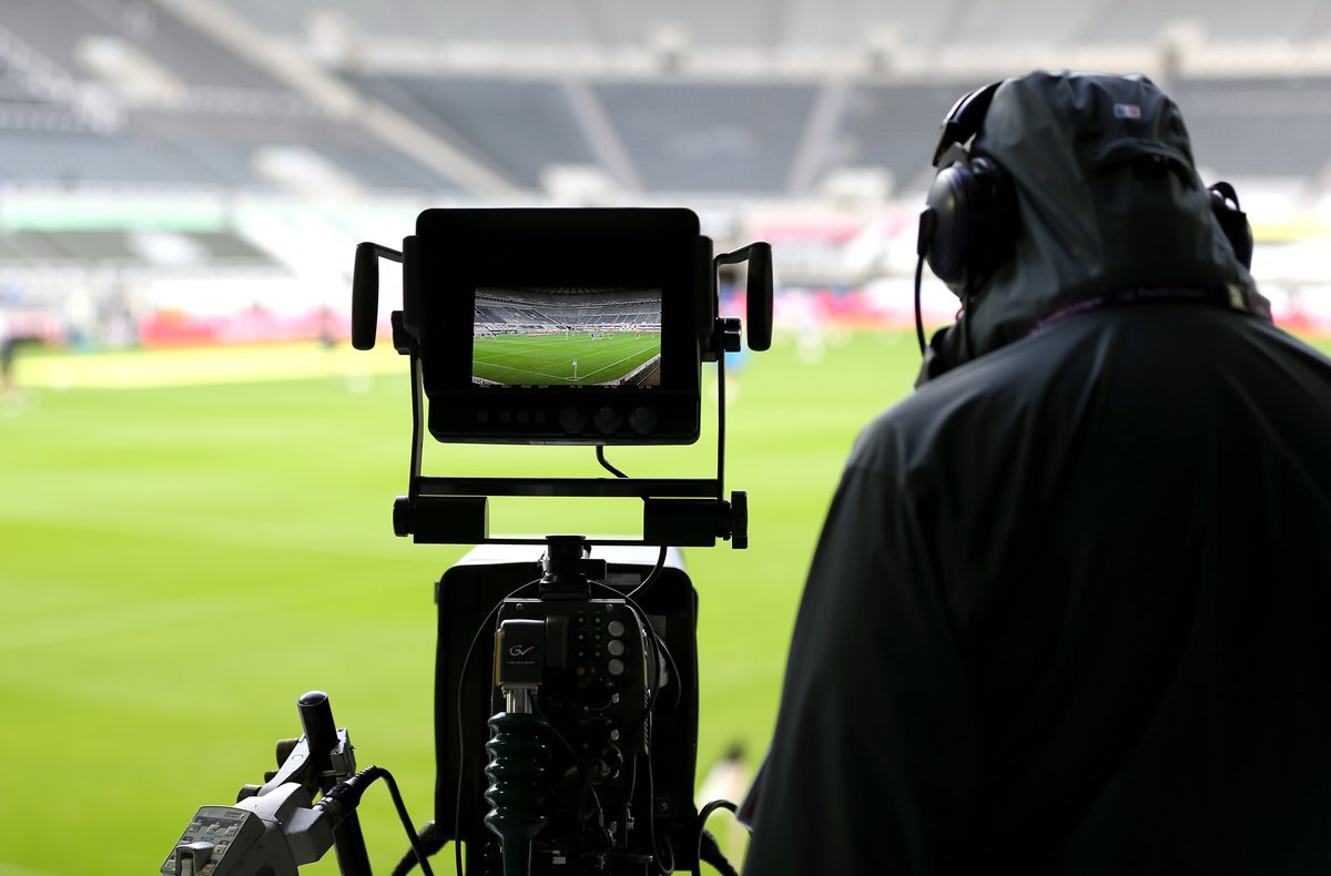 sportbible's tweet photo. 🚨 Premier League games 'to be shown on new channel' for first time in 10 years, after £650m deal agreed. https://t.co/hBOcV8ooQ8