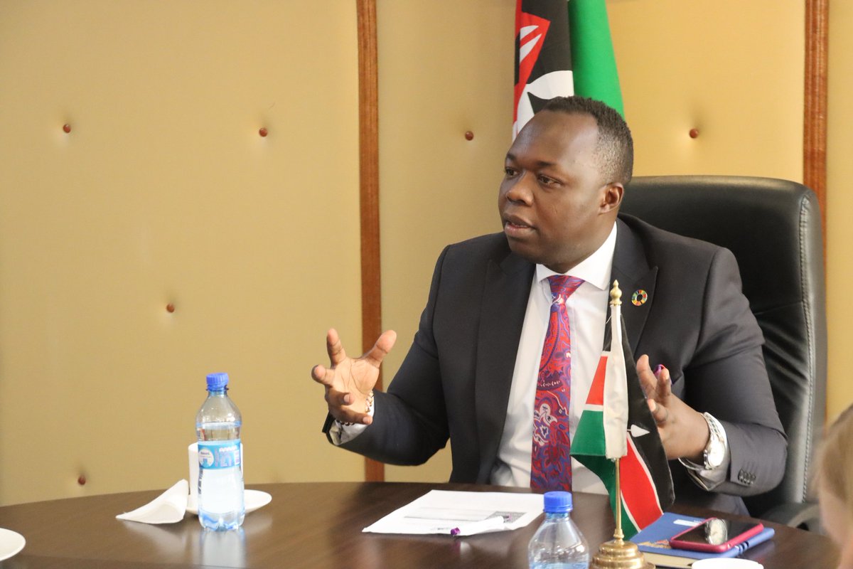 NYC_YouthVoice's tweet photo. Partnership for expanding the reach of our programs among the youth.
 
We are today delighted to host the @spreadtruth team from the USA, courtesy of @Spread_truthKE.This is through the leadership of Sec Youth Development @rochieng Ag. CEO @MargaretKiogora and ED.@HamisiKirenga.. https://t.co/x8dLbtRvuv