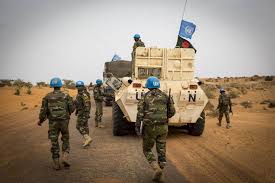 Trois casques bleus tués et 5 autres blessés. C'est le bilan d'une attaque à l'engin explosifs contre un convoi de la Minusma, ce mardi 21 février, au centre du #Mali. L'information rendue publique par la mission onusienne.
