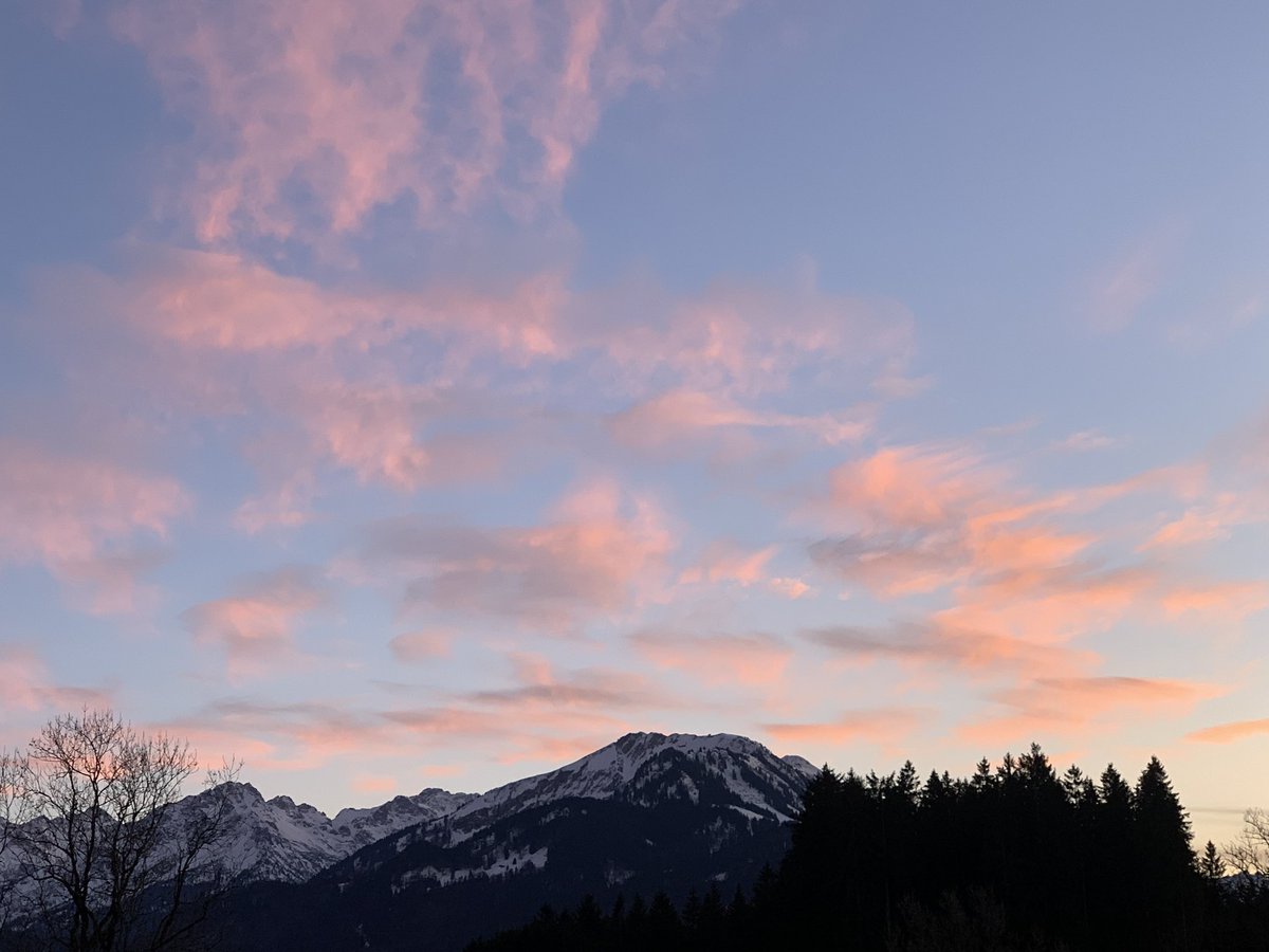 CandyFlipSOL's tweet photo. I don‘t know about you, but I just love being in the mountains 🏔️ https://t.co/DinODML873