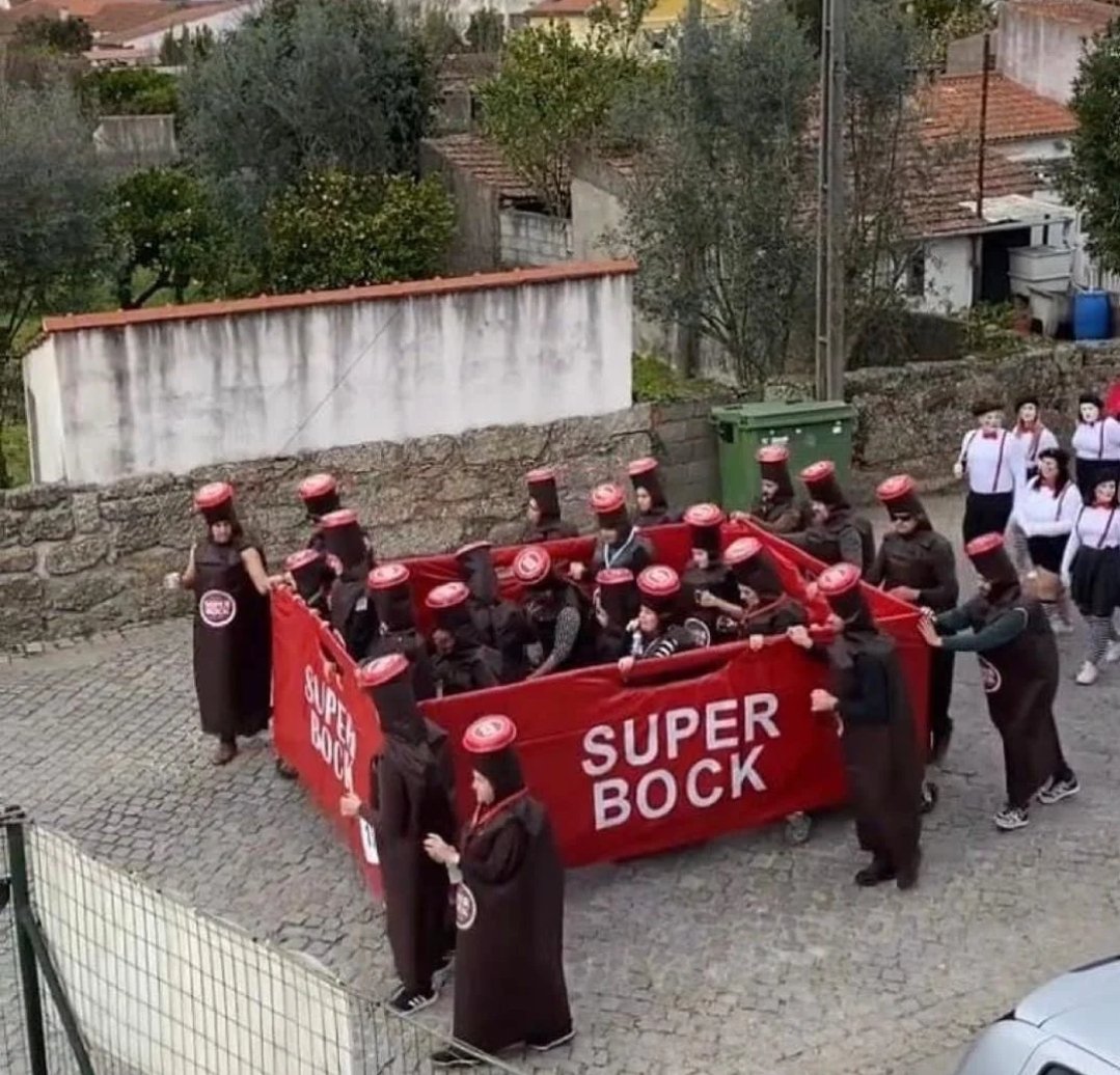 BilbiaOfissial's tweet photo. E o vencedor deste carnaval é... https://t.co/xZwPv7vYiQ