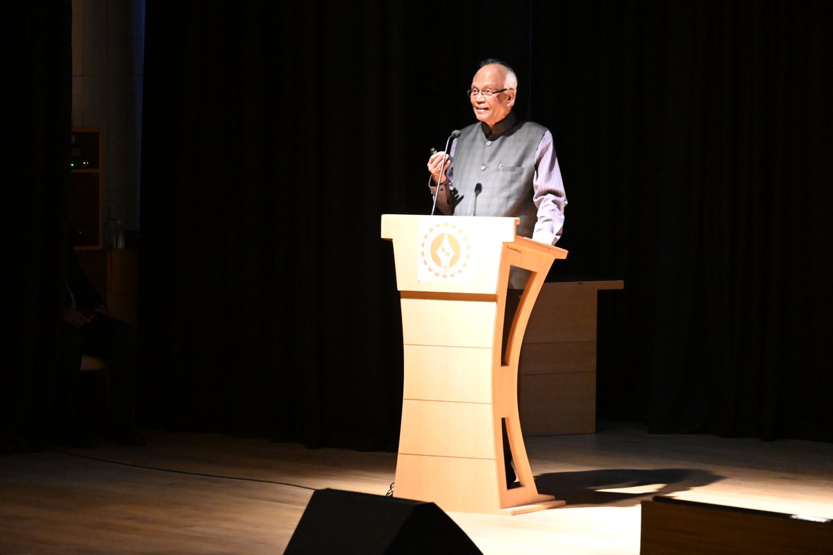 SUAS_Indore's tweet photo. Dr. Raghunath Mashelkar, Eminent Scientist, visited SSPU, Kiwale today. Dr. Mashelkar spoke on 'Innovation for All'. Students from SUAS, Indore attended the lecture virtually. Dr. Swati Mujumdar, Pro-Chancellor, SSPU informed Dr. Mashelkar about the universities’ unique pedagogy. https://t.co/HfERwnY6hN