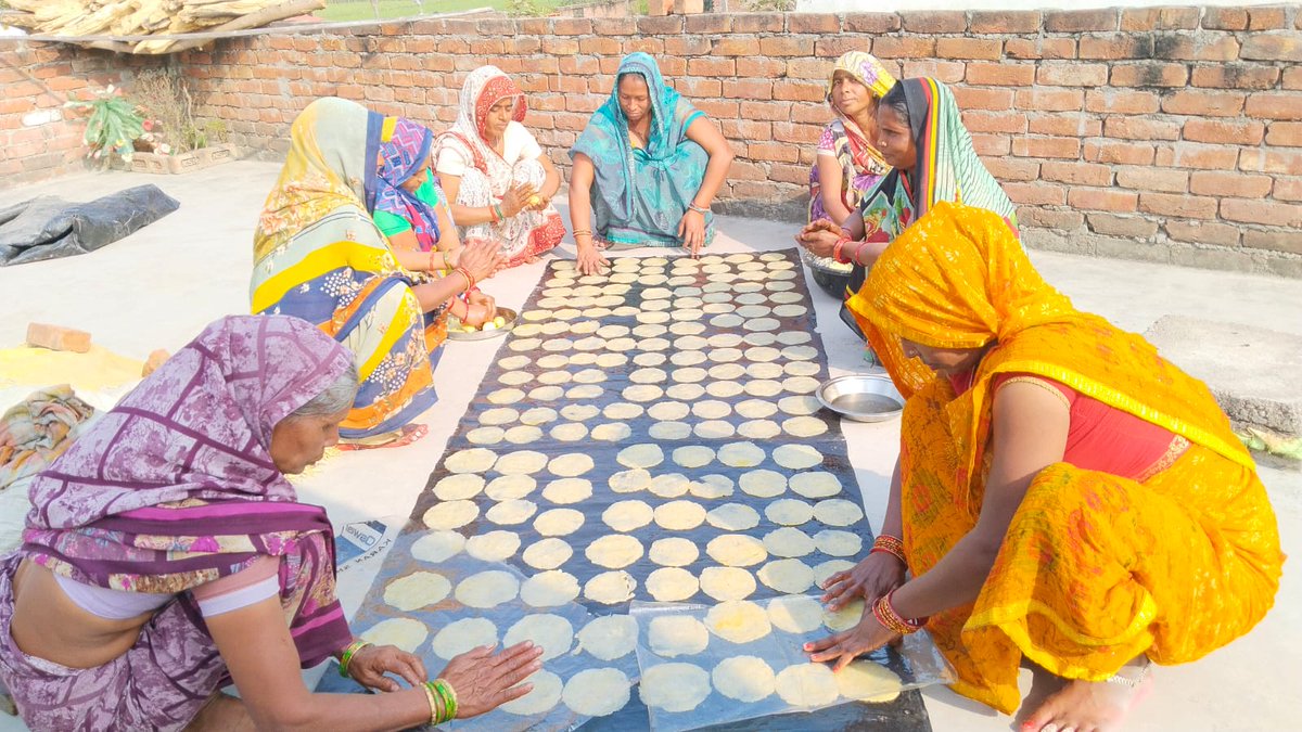 Dalmia_DBF's tweet image. 10 Women members of #SHG in #Jawaharpur were helped by developing Micro Credit Livelihood Plan &amp;amp; getting #RevolvingFund from @DAY_NRLM 
The women have started a small business of Potato Papad &amp;amp; Mangodi production.
#UttarPradesh #sustainablelivelihood
@Dalmia_DBSIL