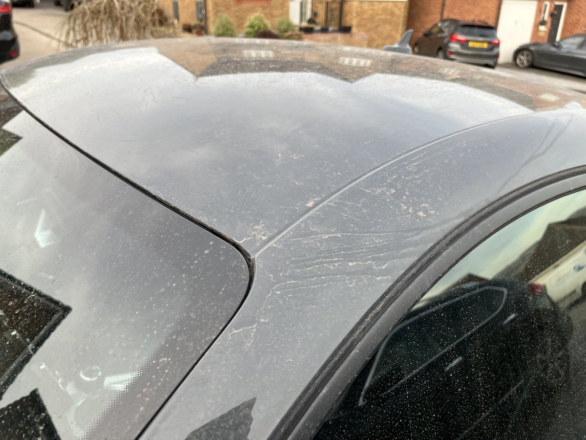 jamesbibby02's tweet photo. This is the mess @VirginMedia_TV left behind them. No response to my complaint - customer service cant be bothered. @skytv your about to get  a new customer. https://t.co/soammj10R0