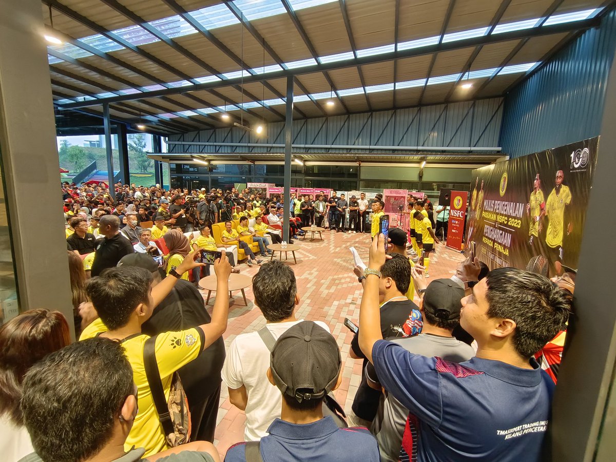 ShukryAiman's tweet photo. HADIR ! majlis pelancaran jersi NSFC 2023 @nsfc1923 #SelamanyaNegeriSembilan ♥️💛🖤 https://t.co/sk8usSStpG