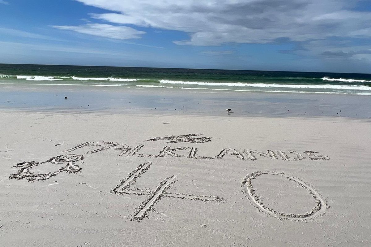 Falklands40Comp's tweet photo. For the last day on this trip to the #Falklands, the student @Falklands40Comp winners were able to round off an amazing week with a highlight of the #FalklandsIslands, the amazing #VolunteerPoint King #penguin colony.@FITBTourism @teachlearnwar @AlPinkerton @mcbenwell @Benfogle https://t.co/PVDACovlGt