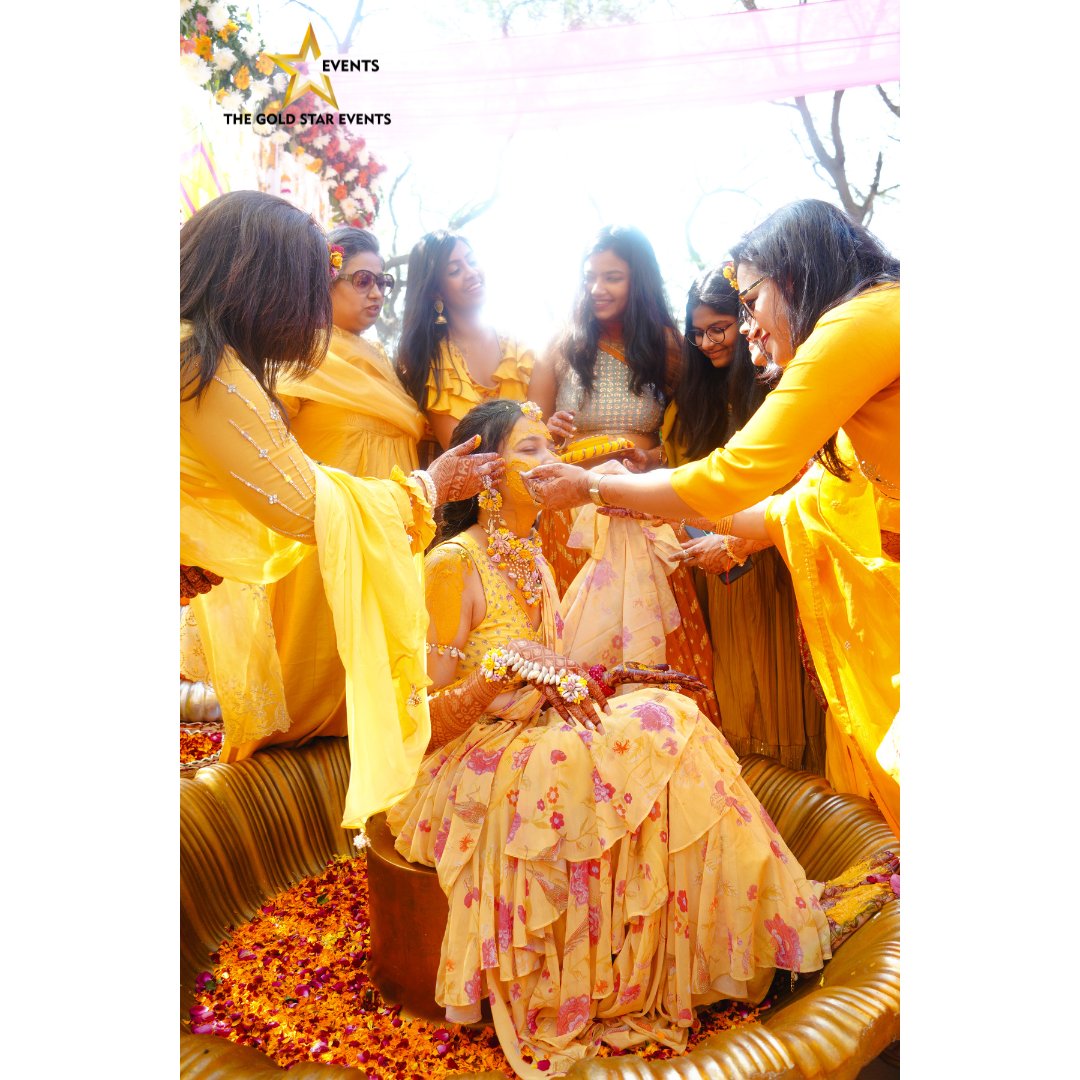 TheGoldStar01's tweet photo. May the love of God shower you like rain and wipe every sadness and trouble of your life. May you both always be happy together! Happy Haldi!

Bride: Arushi Goel
Event: @TheGoldStar01

#GoldStarEvents #weddingplanner #eventmanagement #weddinginspiration #TrendingNow #tweetme https://t.co/cNsRDGKtaU