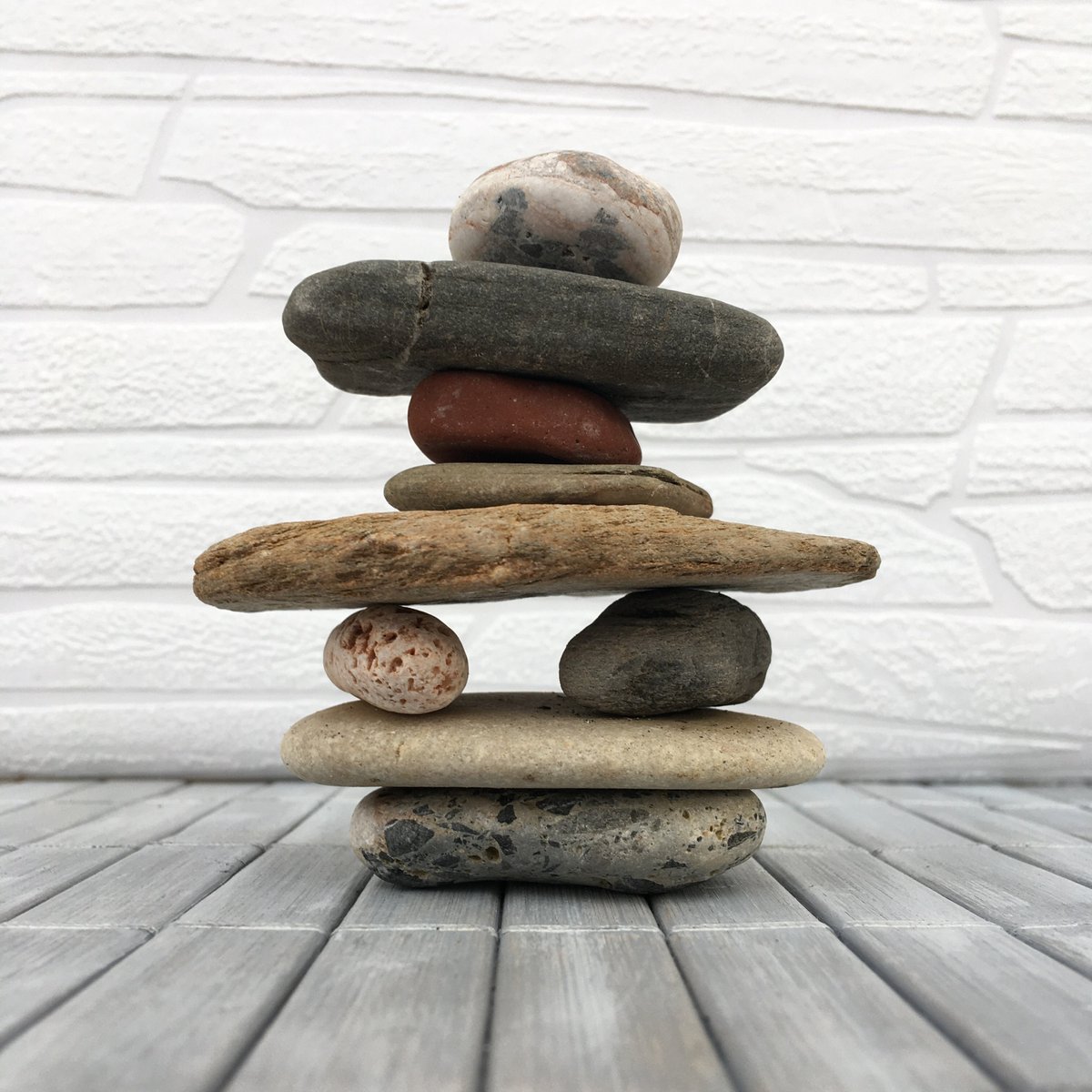ecodecoroom's tweet photo. Balancing stones - https://t.co/TD2BTEDcn0

#balancingstones #stonecairn #zengardenstones #stressreliefgift #zenbalance #meditationstones #zenpebbleart #giftforbeachlover #pebblecairn https://t.co/RhkeWPvczf