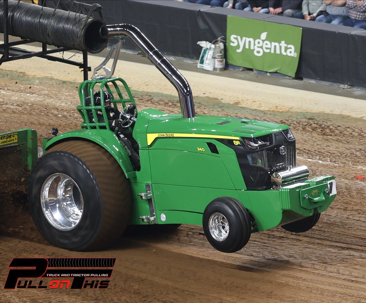pull_on_this's tweet image. “Green with Envy” at the @KYNFMS Thursday night. #farmshow #championshippull #pullonthis #johndeere #tractorpull