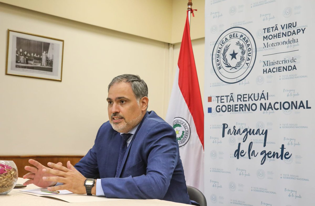 MEF_Paraguay's tweet photo. Una misión de especialistas de @el_BID comenzó la serie de reuniones previstas en el país para verificar avances en la implementación del #SIARE. En la víspera estuvieron con autoridades de Hacienda, encabezadas por el viceministro @ElizecheMarco.

➡️ https://t.co/KVuogX65aN https://t.co/1DwJUD2S9Q