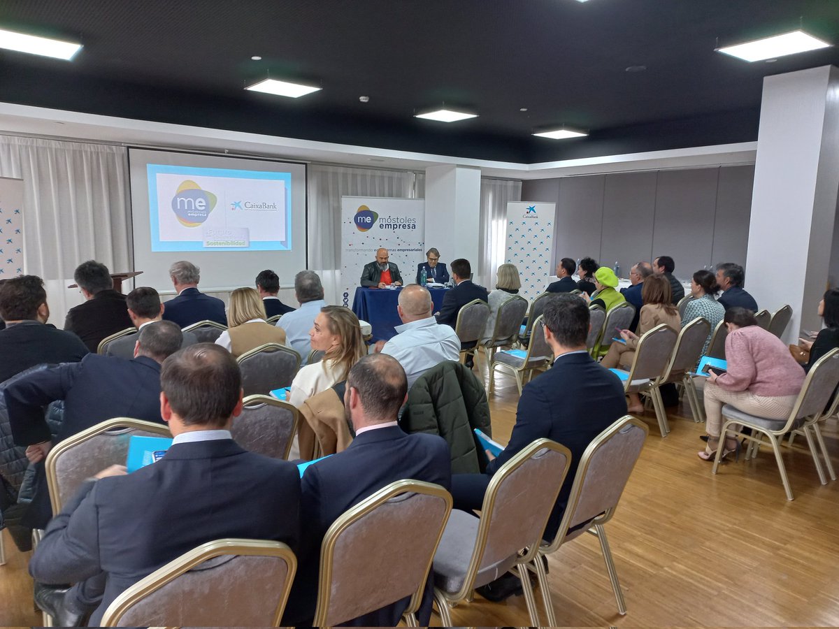 JuanLVidal's tweet photo. En @caixabank estamos comprometidos con la #financiaciónsostenible q impulse la transición sostenible de las empresas y la sociedad. Hoy hablamos de #sostenibilidad a los empresarios @MostolesEmpresa pq queremos estar siempre cerca de nuestros clientes para todo lo importante. https://t.co/cwGCEgmsxw