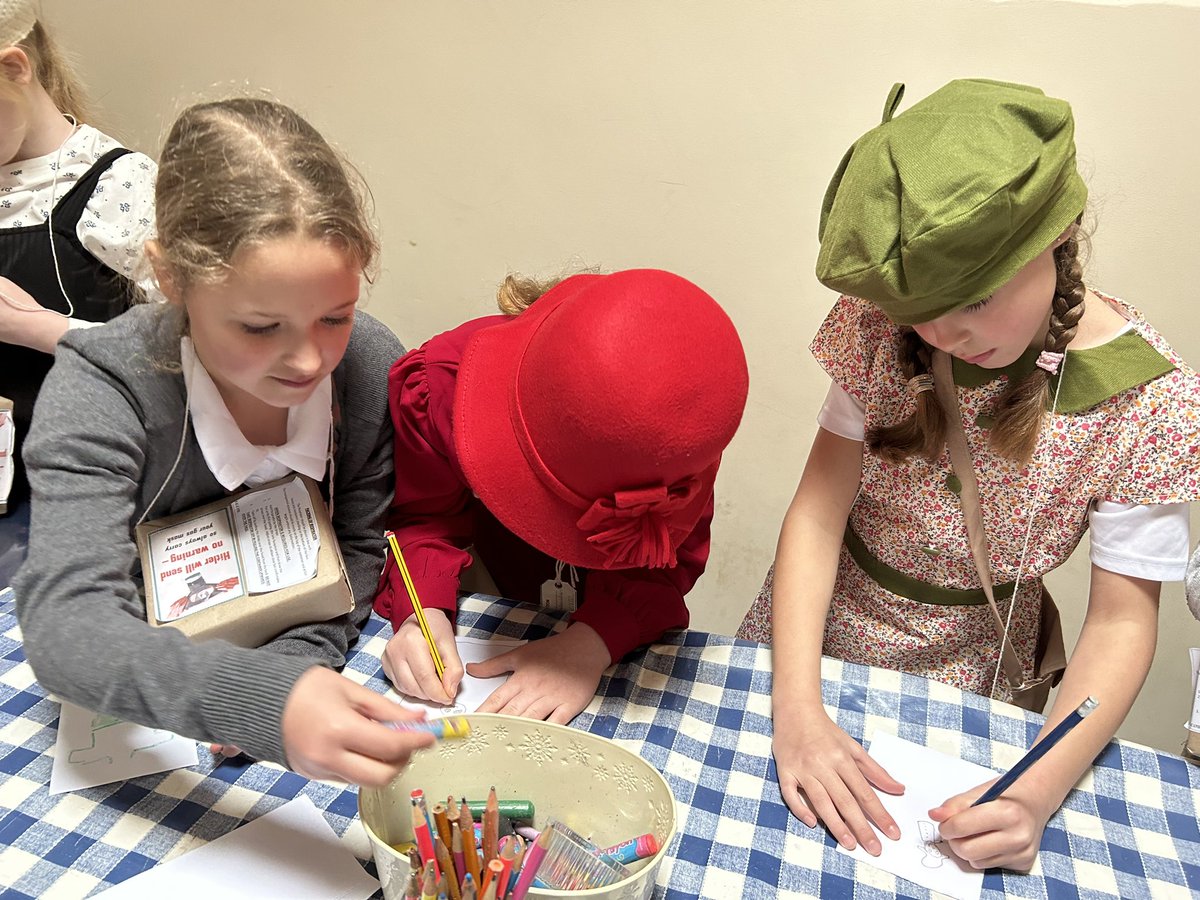 Learning to ‘make do and mend’ for the war effort !