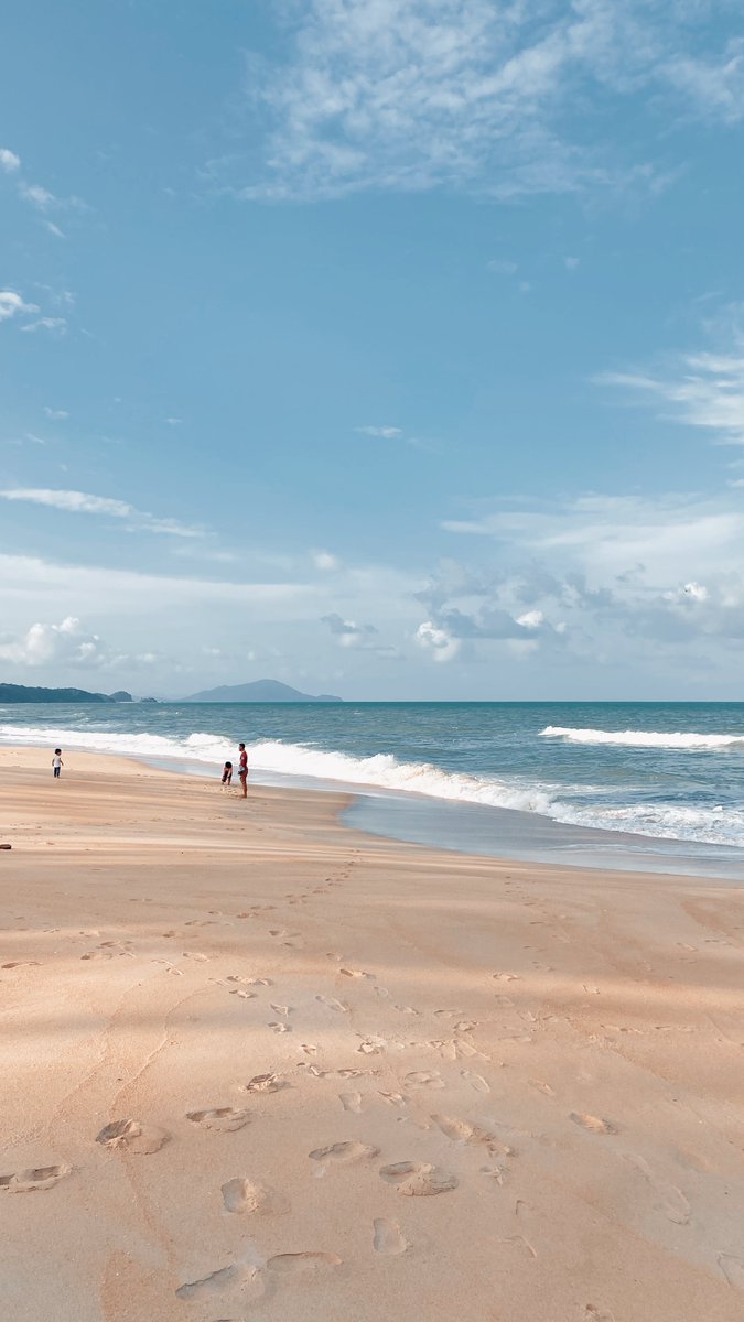 _hazqq's tweet photo. Beautiful beach 🌊🌤️ https://t.co/9UwwuGo6ME