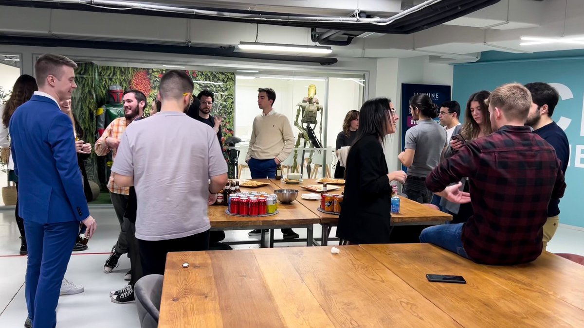 immuneinstitute's tweet image. ☺Despedimos una nueva promoción del Bootcamp de #DataAnalytics 📊

Ayer, los alumnos presentaron sus Captones, proyectos que engloban todo el aprendizaje del programa 👏🏻

¡Enhorabuena chicos, ahora empieza lo mejor! 👨🏻‍🎓💼

#ChangeTheCourse #TalentoTech #DataScience