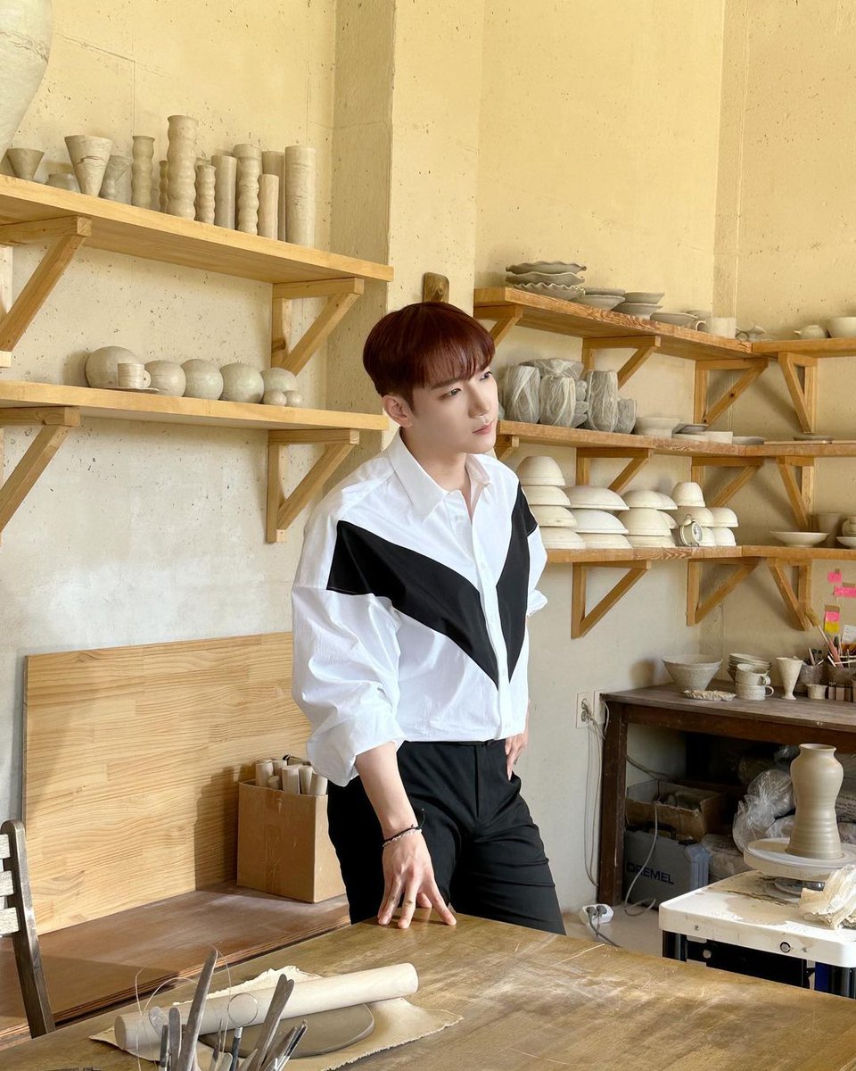 2pmalways's tweet photo. [2PM IG]
No but a white-shirt wearing, well-made ceramic statue by a craftsman has appeared *cries*

#Mings #ExistenceItself #IsAWorkOfArtAnd🖼️
#AMasterPiece #InItself✨
https://t.co/h1wldCNFDR https://t.co/bpukjhICAb