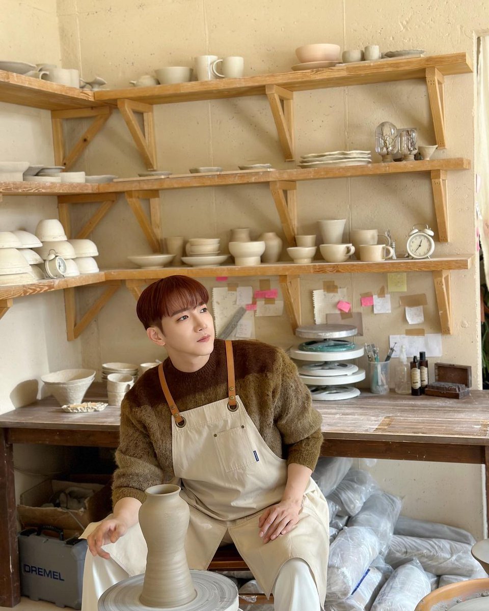 2pmalways's tweet photo. [2PM IG]
No but a white-shirt wearing, well-made ceramic statue by a craftsman has appeared *cries*

#Mings #ExistenceItself #IsAWorkOfArtAnd🖼️
#AMasterPiece #InItself✨
https://t.co/h1wldCNFDR https://t.co/2B2drhMMYI