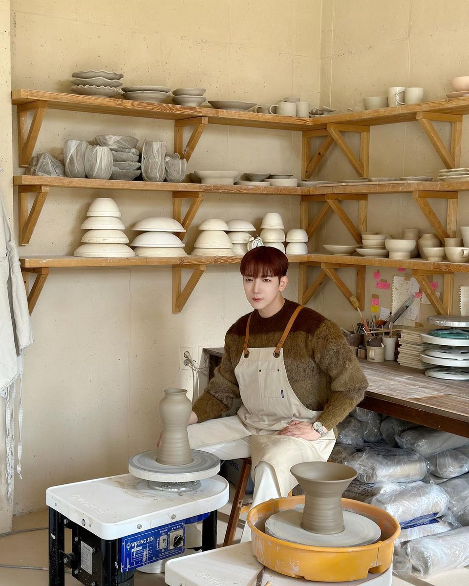 2pmalways's tweet photo. [2PM IG]
No but a white-shirt wearing, well-made ceramic statue by a craftsman has appeared *cries*

#Mings #ExistenceItself #IsAWorkOfArtAnd🖼️
#AMasterPiece #InItself✨
https://t.co/h1wldCNFDR https://t.co/2B2drhMMYI