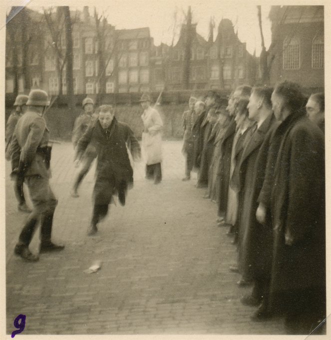 boudewijnsteur's tweet photo. Op deze dag in 1941 begon de eerste razzia in Nederland, waarbij meer dan 400 joodse mannen werden opgepakt, samengebracht op het Jonas Daniël Meijerplein en gedeporteerd naar concentratiekamp Mauthausen. Twee ervan overleefden het: Gerrit Blom en Max Nebig #opdatwijnietvergeten https://t.co/zq5YKrRnbW