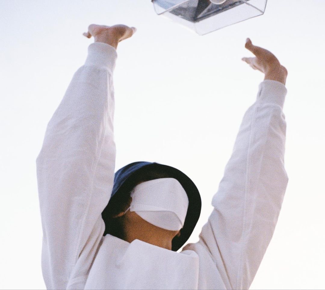 SIA tweet media