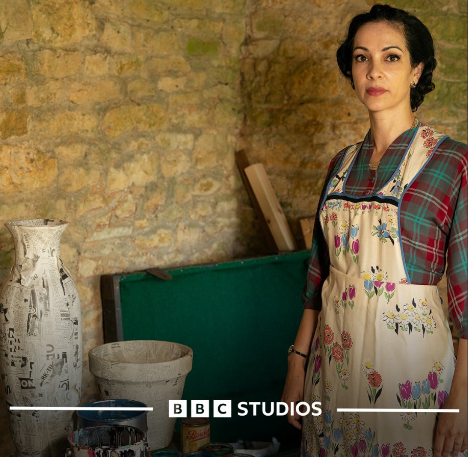 FatherBrown2013's tweet photo. The Show Must Go On was written by Sarah Louise Hawkins. Sonita Henry @sonitahenry  played Charlotte Maidland &amp; Sam Phillips @samphillips1984 played Patrick Maidland. One of our favourite episodes! #fatherbrown https://t.co/QsJAkLZcik