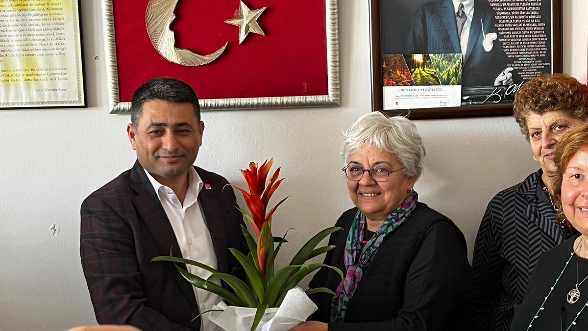 yenimenemen's tweet photo. İlçe Başkanlığı olarak Türkiye Yardımsevenler Derneği Menemen Şubesi'ni ziyaret ettik. 
Dernek Başkanı Fatma Foran ve yönetimine misafirperverlikleri için teşekkür ederiz.
Depremin yaralarını dayanışmamızı büyüterek sarmaya devam edeceğiz. https://t.co/mrcpXYF1lh
